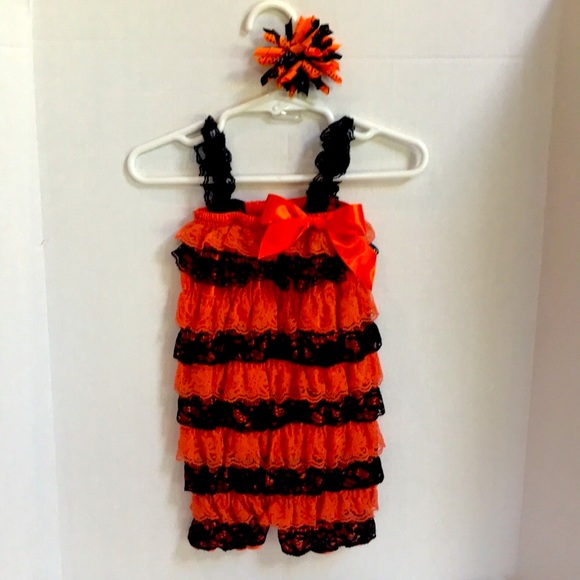 Lace ruffle romper + matching hair bow suitable for 12-24 months photo prop - Picture 3 of 3